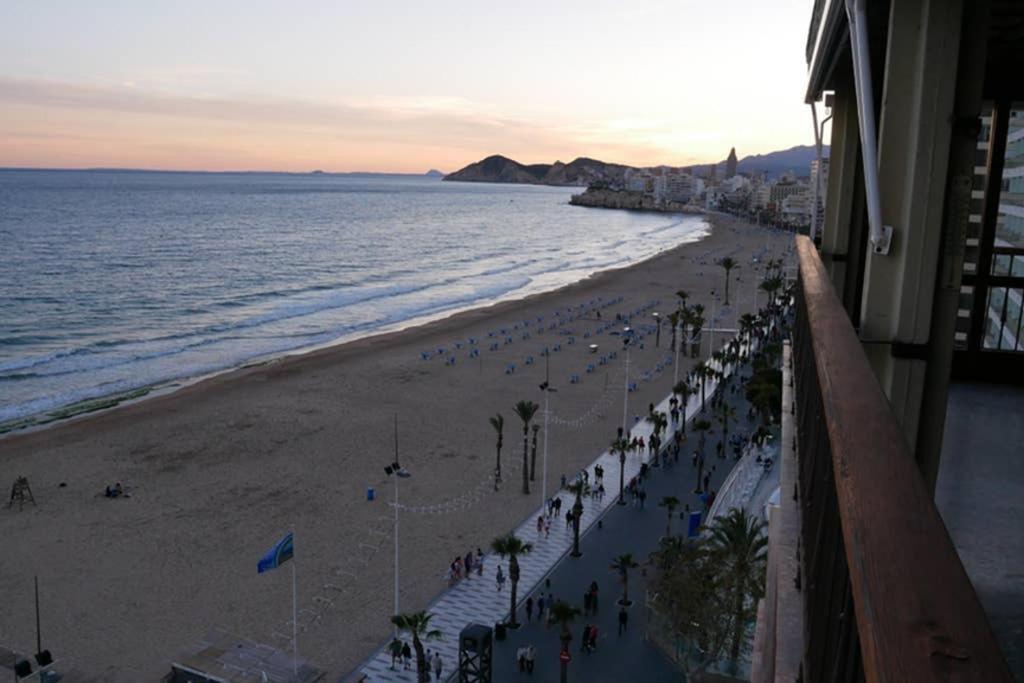 Levante Beach Front Of The Sea Estacha Benidorm Kültér fotó