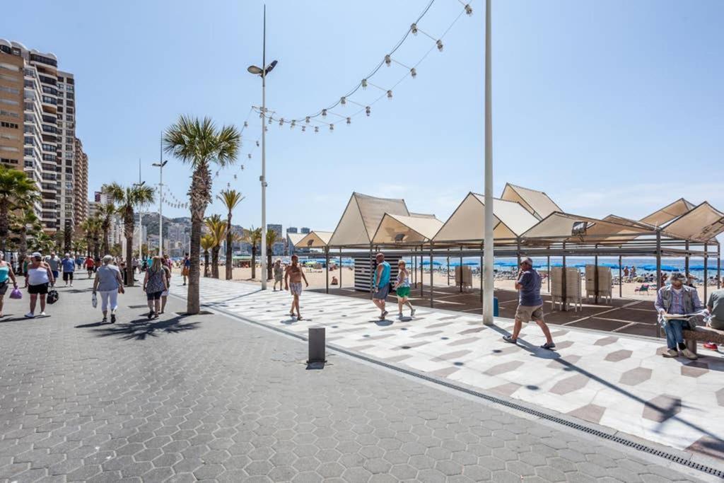 Levante Beach Front Of The Sea Estacha Benidorm Kültér fotó